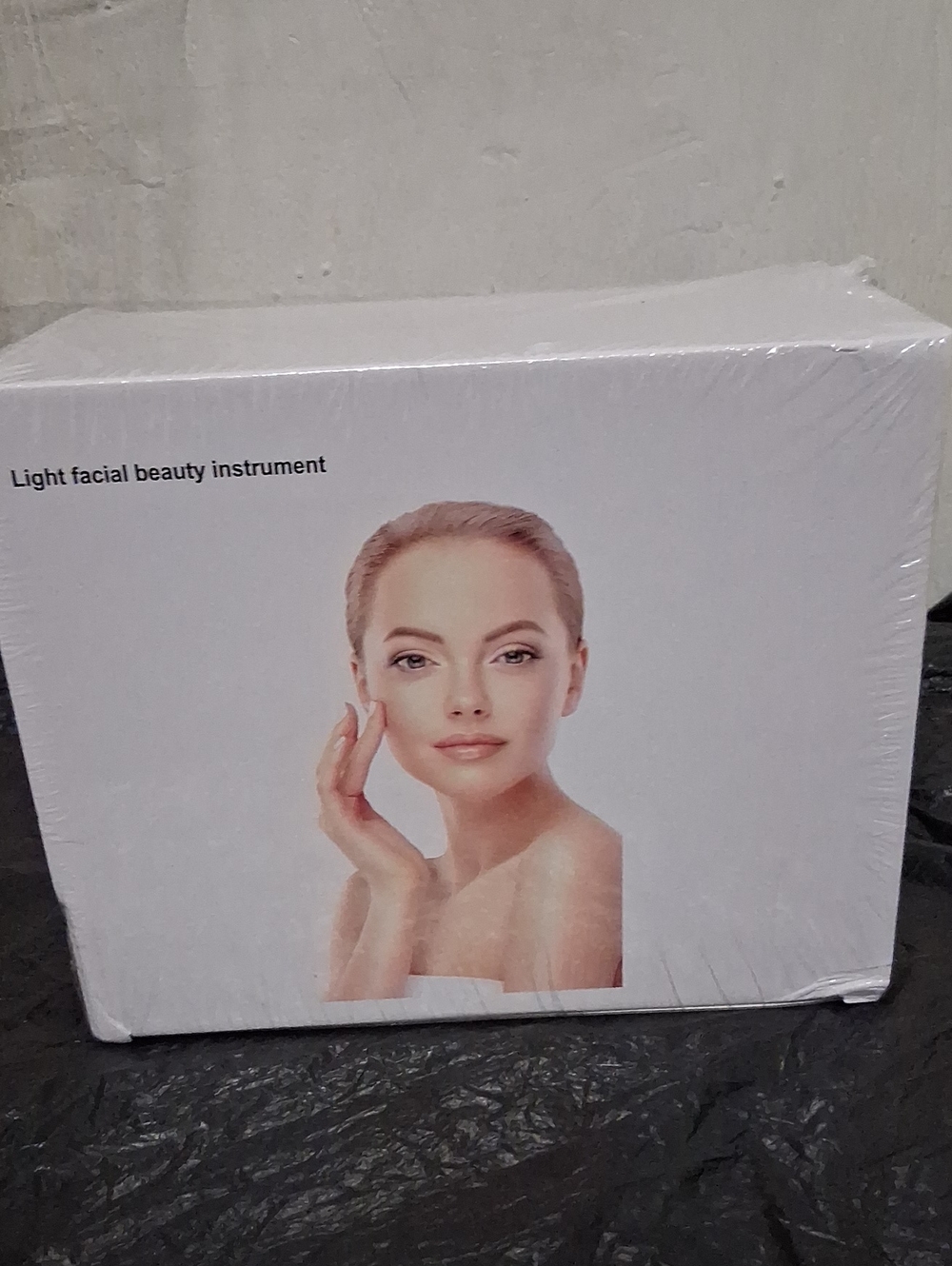Light Facial Beauty Instrument - White Box